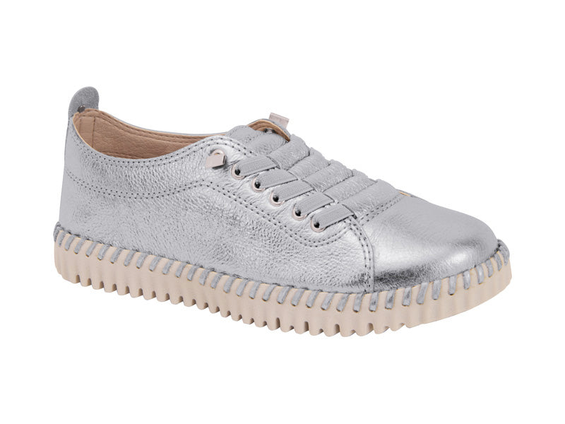 Softstep Leather Sneaker – All-Day Comfort